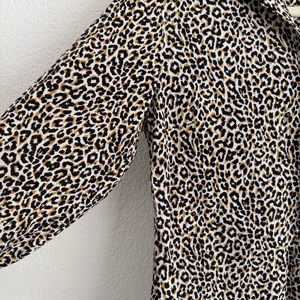 J Crew 100% Silk Button-Up Shirt Women’s 6  Leopard Animal Print Blouse Workwear - Picture 2 of 7